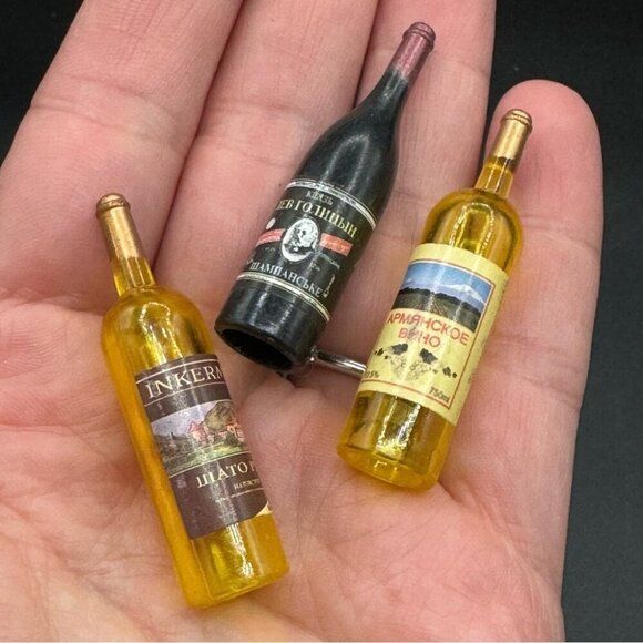 Miniature Dollhouse 3 Wine Bottle Decor - Picture 5 of 16